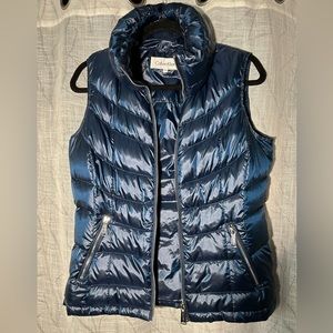 Puffer Vest Calvin Klein in a pearly metallic blue Size S NWOT